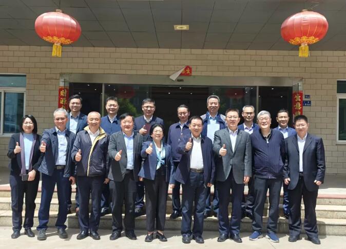 现代精工联合华中科技大学和华南理工大学完成的“高分子材料加工过程强化关键技术”通过鉴定